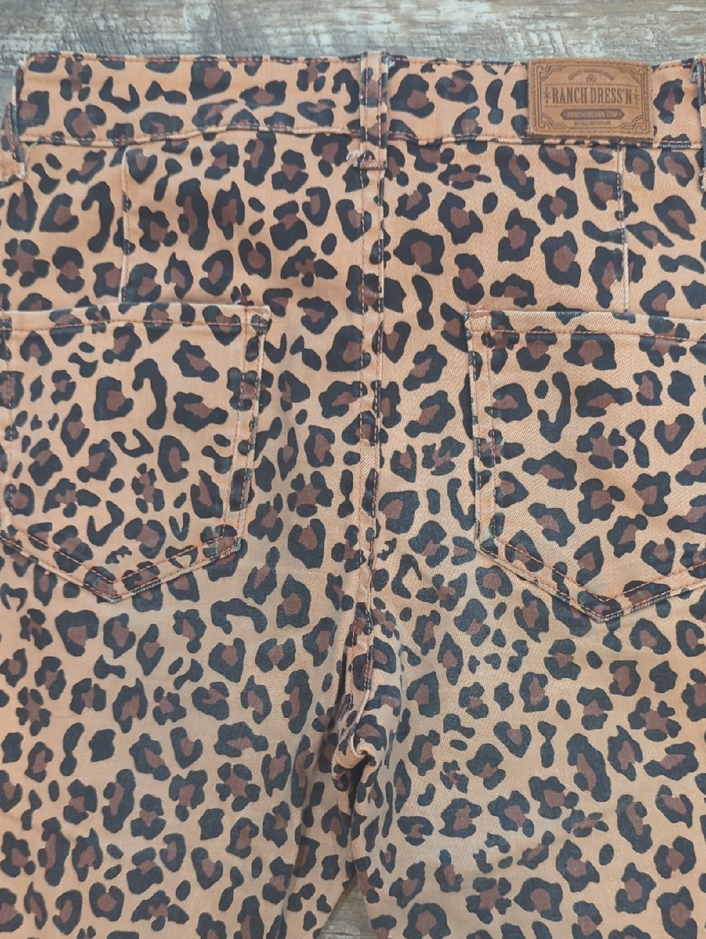 RANCH DRESS'N Fallon Taylor "Cheetah" tan & black super flare jeans sz 2 TALL - Picture 13 of 14